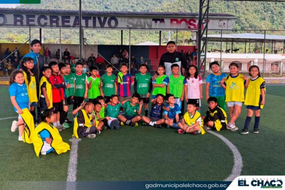 Encuentro amistoso con la ecuela de fútbol Santa Rosa