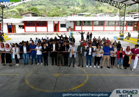UECH entrega de cancha de uso múltiple